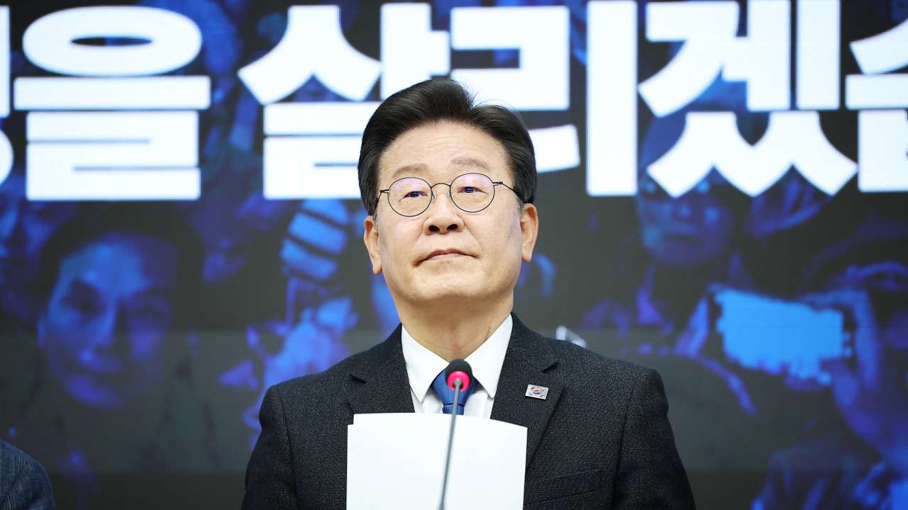 Lee Jae-myung, leader of the main opposition Democratic Party, attends an event to disband the election camp for the 22nd parliamentary election in Seoul