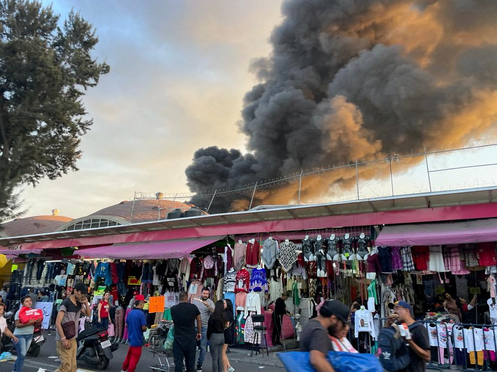 Fire at a shoe warehouse, in Mexico city