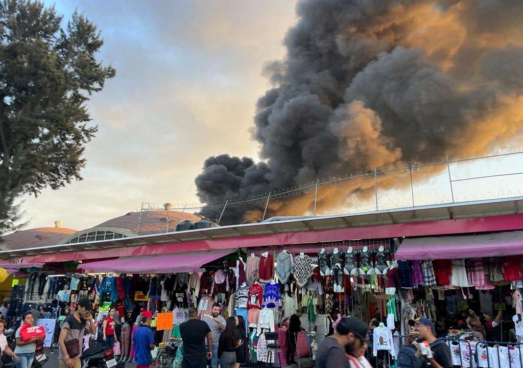 Fire at a shoe warehouse, in Mexico city