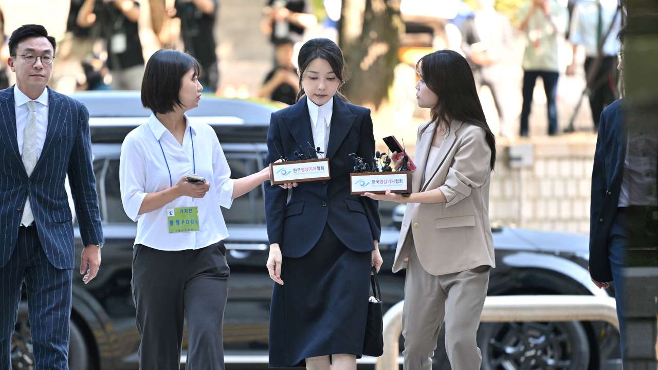 South Korea's former first lady Kim Keon Hee arrives at a court to attend a hearing to review her arrest warrant, in Seoul