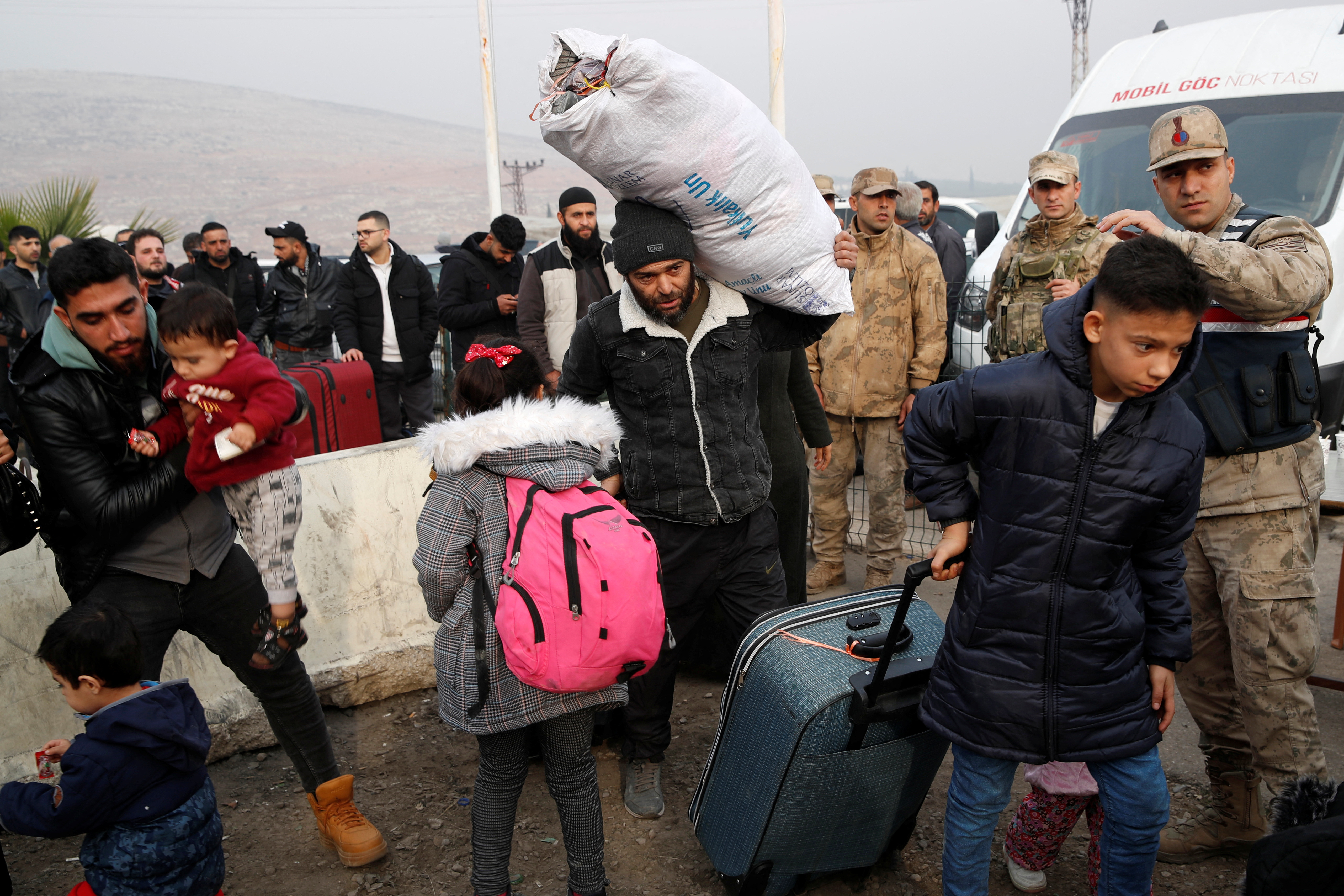 Syrians living in Turkey begin return to Syria