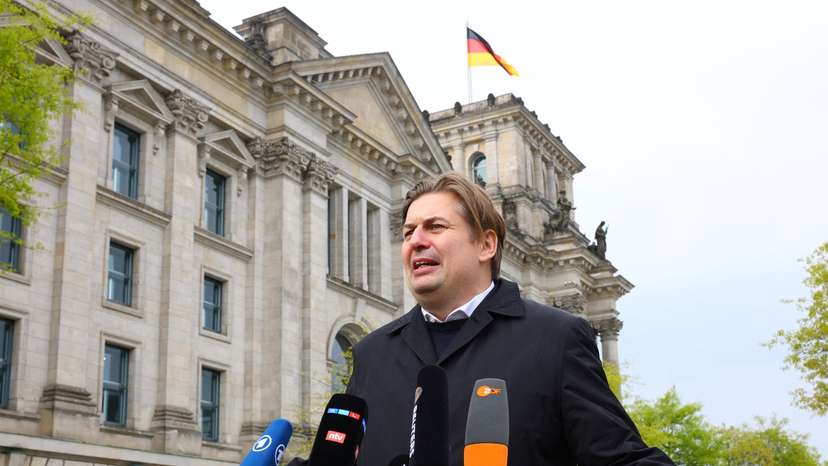 Reactions after aide of AFD parliamentarian from Brussels has been arrested, accused of spying for China