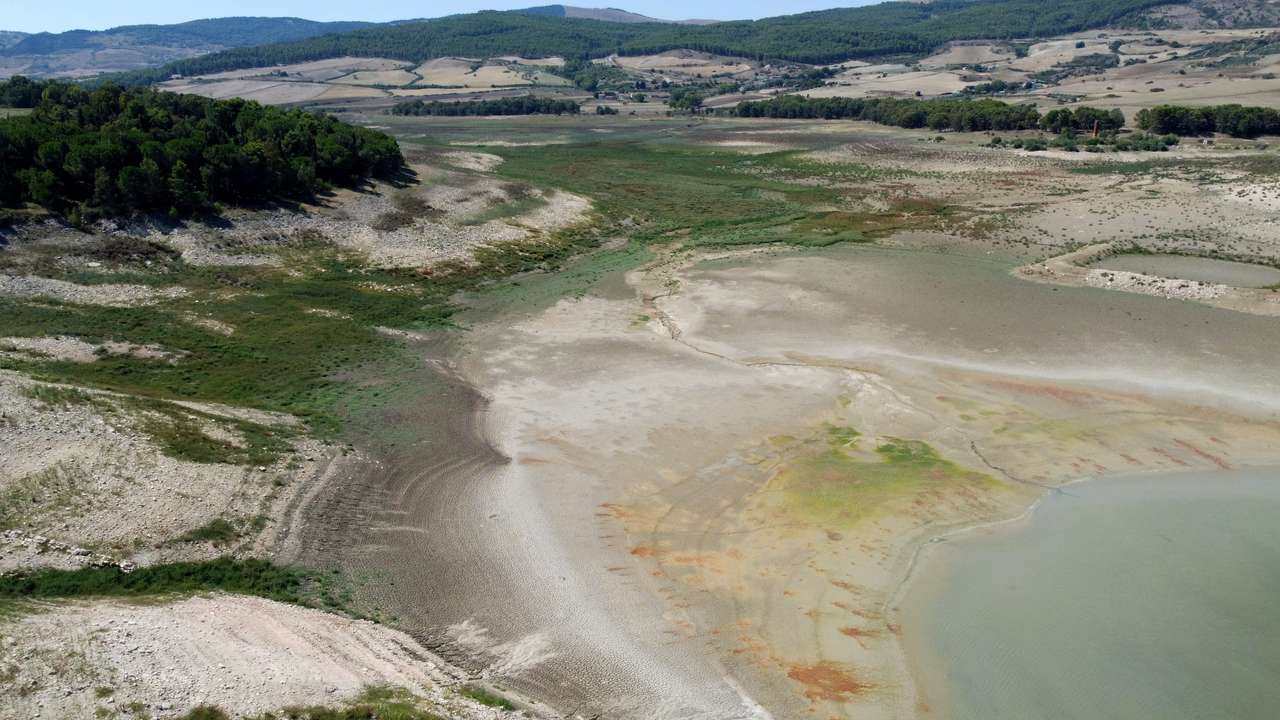 Water profiteers thrive as drought intensifies, in Sicily