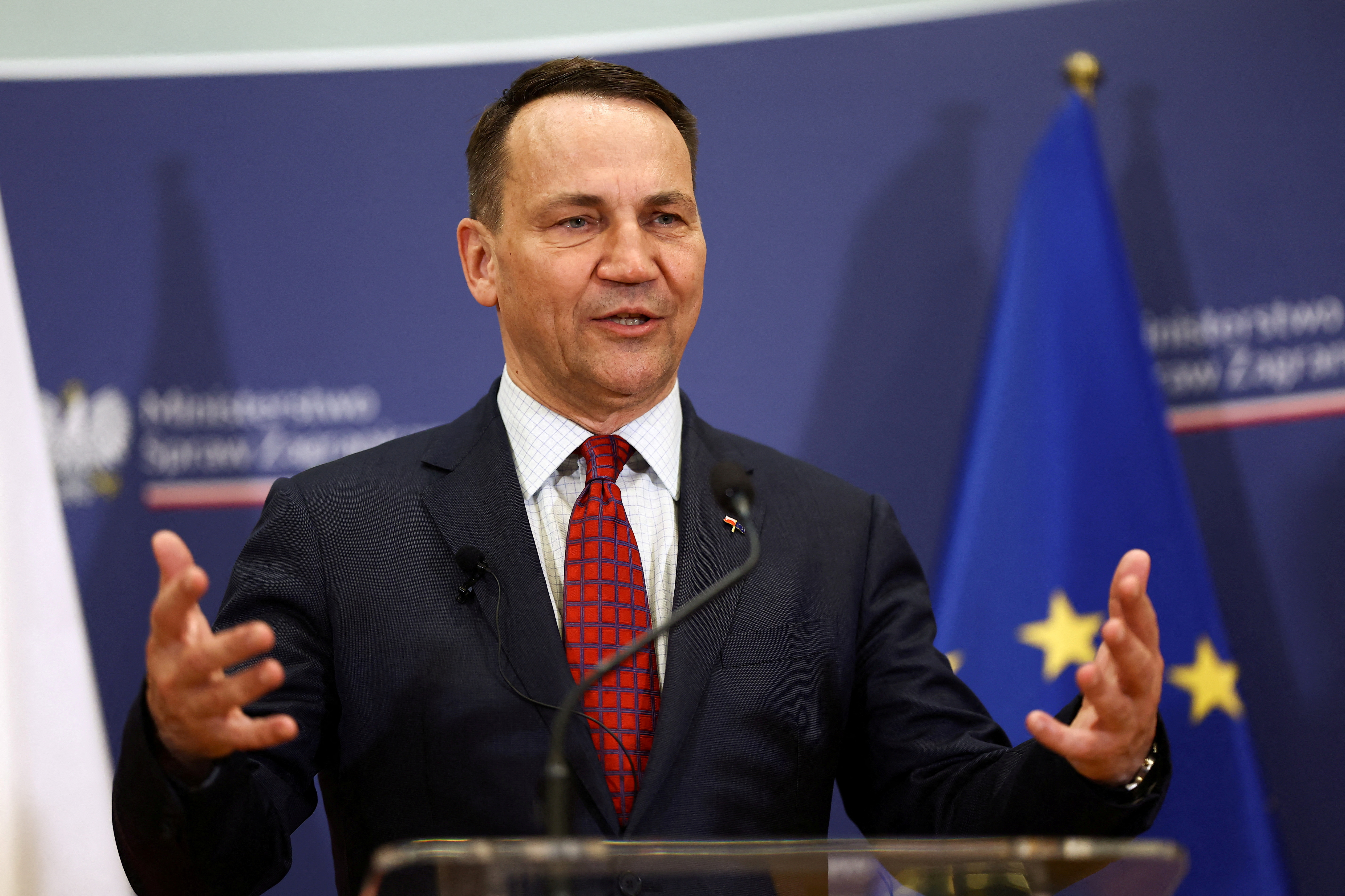 FILE PHOTO: German Foreign Minister Baerbock and Polish Foreign Minister Sikorski meet in Slubice