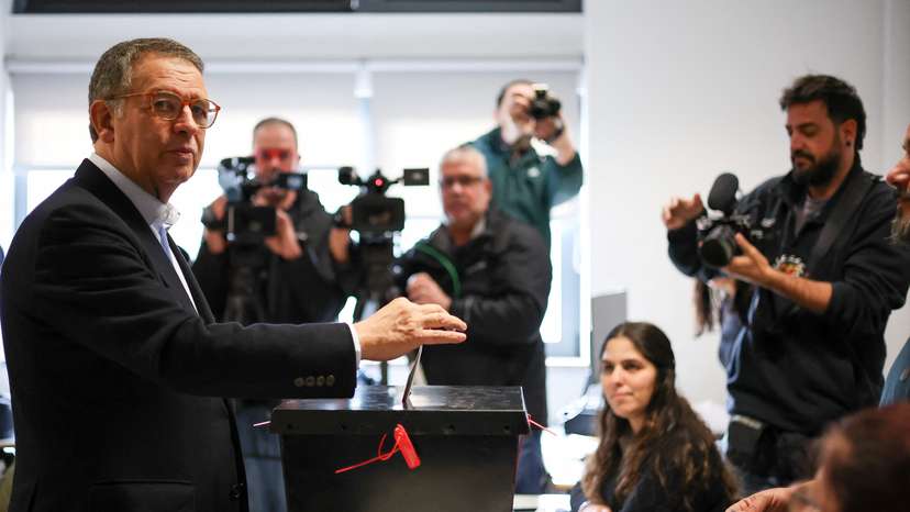 Portugal holds presidential election runoff