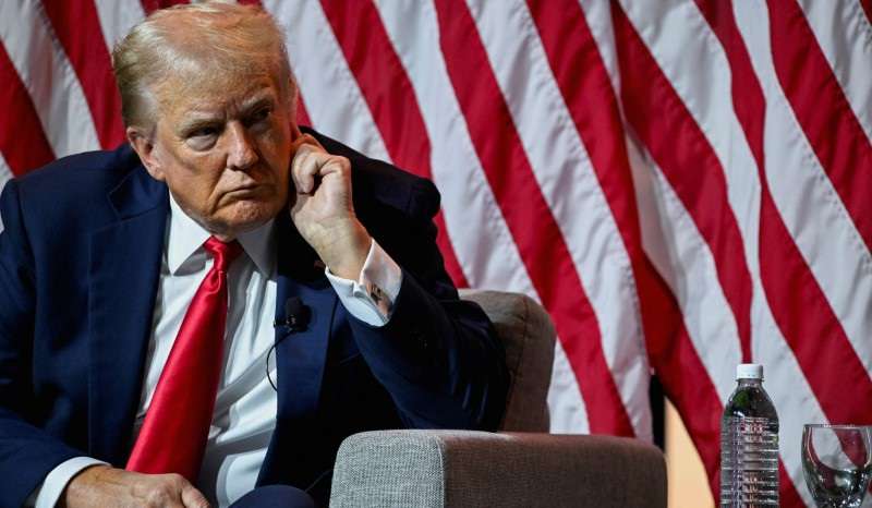 Trump speaks at NABJ venue in Chicago