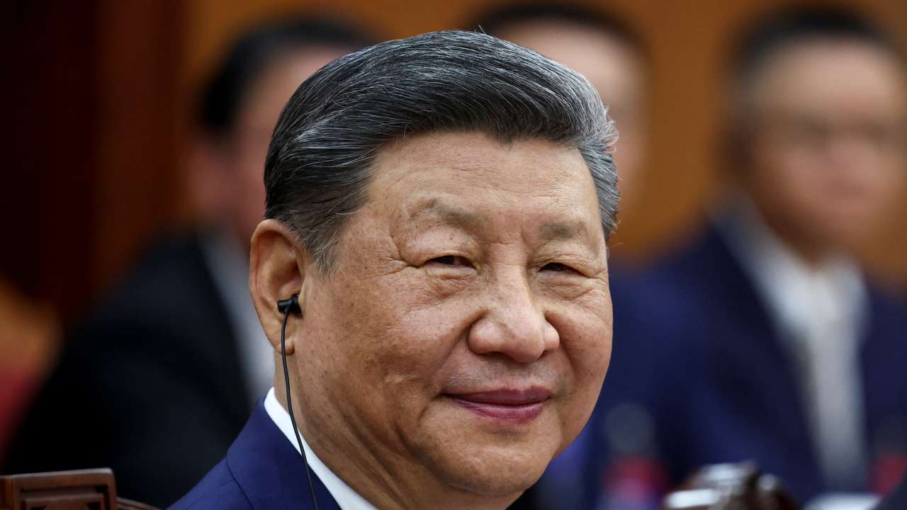 Chinese President Xi Jinping visits Vietnam