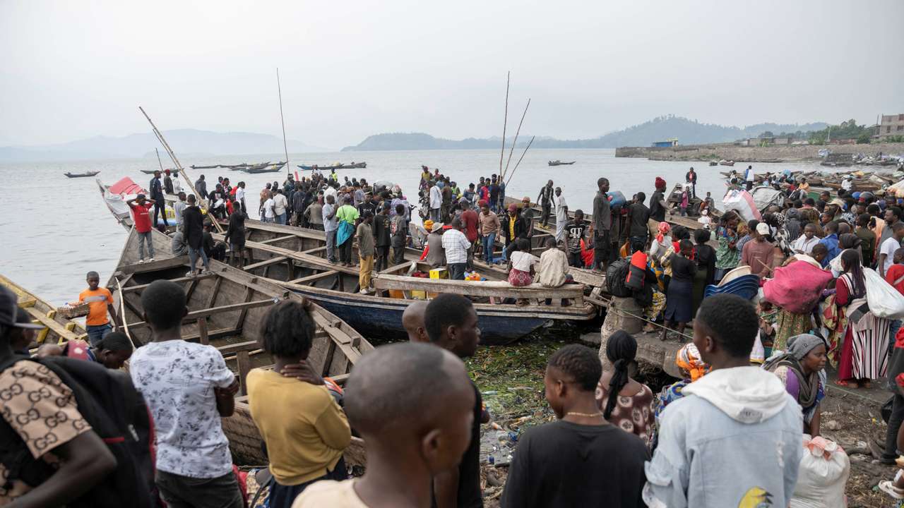 Congo rebels seize eastern town on critical supply route