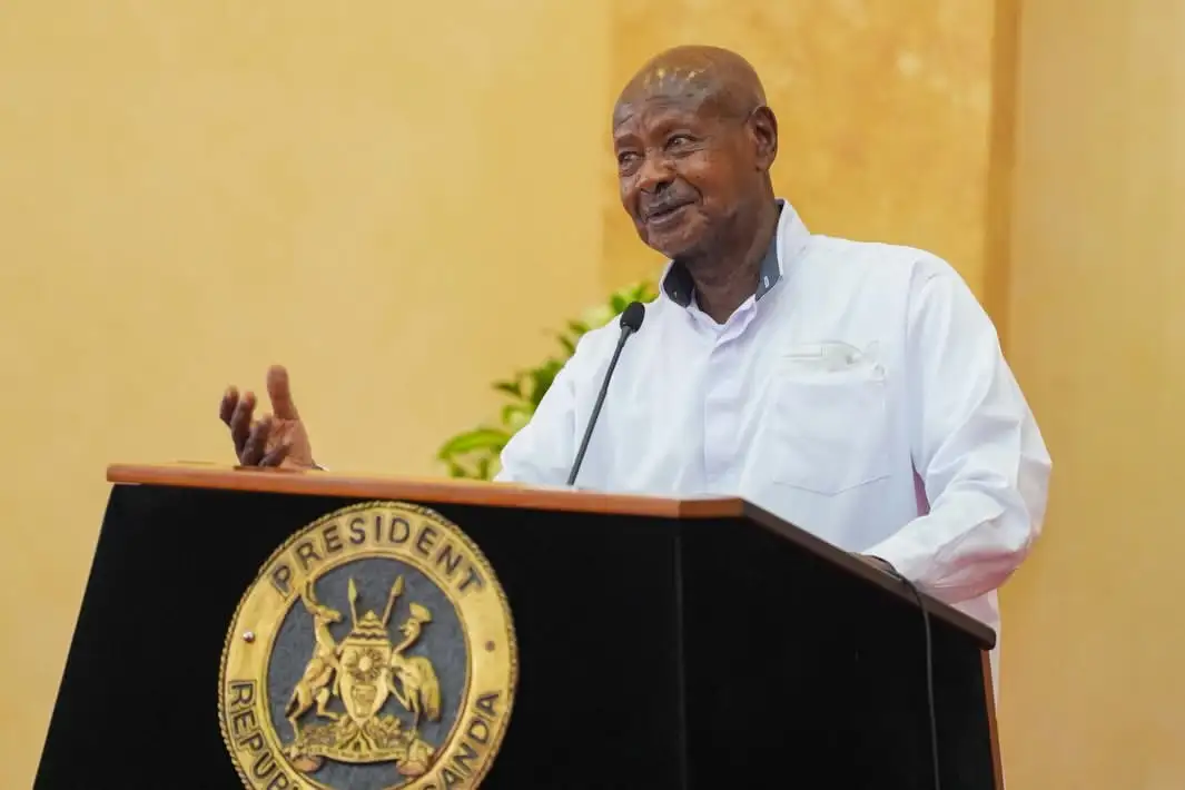 Yoweri Museveni governa Uganda desde 1986.