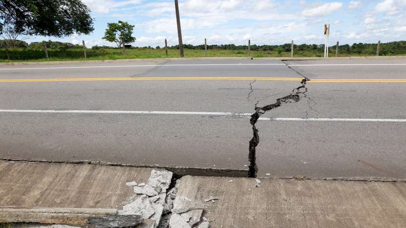 Aftermath of an earthquake in Paratebueno