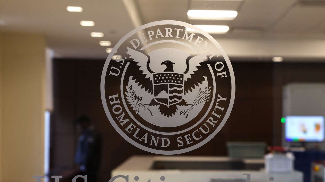 U.S. Citizen and Immigration Services location, where a data analyst of Venezuelan origin was detained, in New York