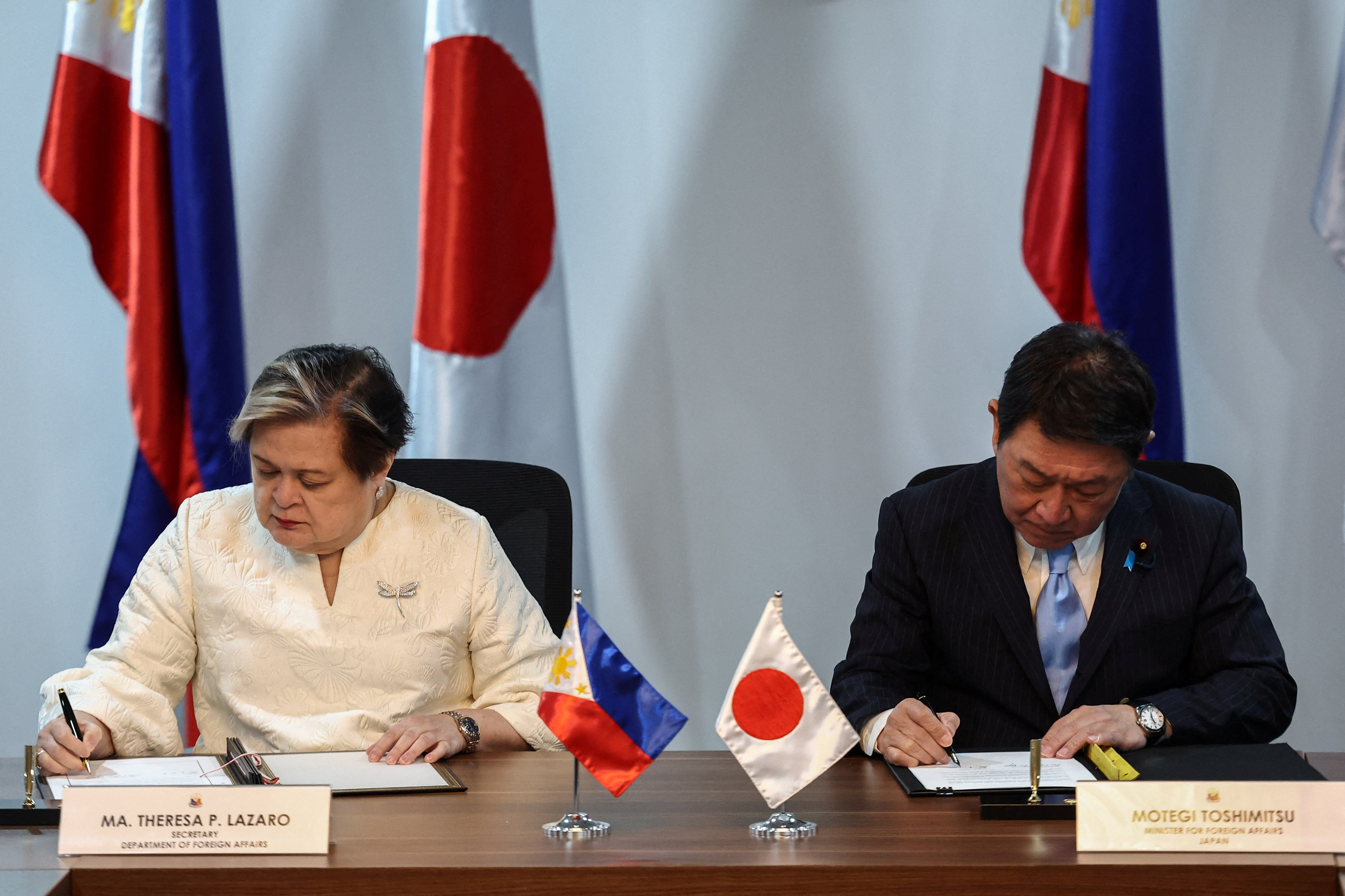 Philippines, Japan foreign ministers meet in Manila