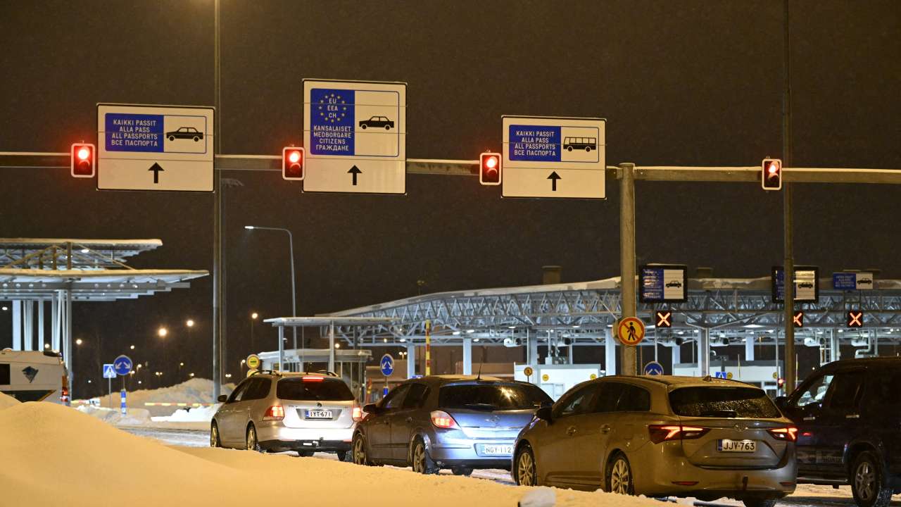 FILE PHOTO: Vaalimaa border station between Finland and Russia