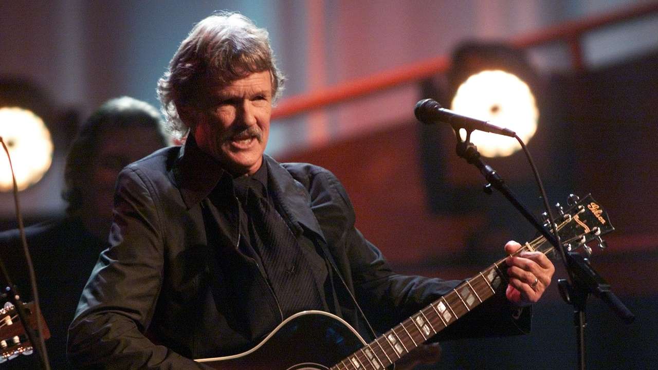 KRIS KRISTOFFERSON PERFORMS AT A TRIBUTE FOR JOHNNY CASH.