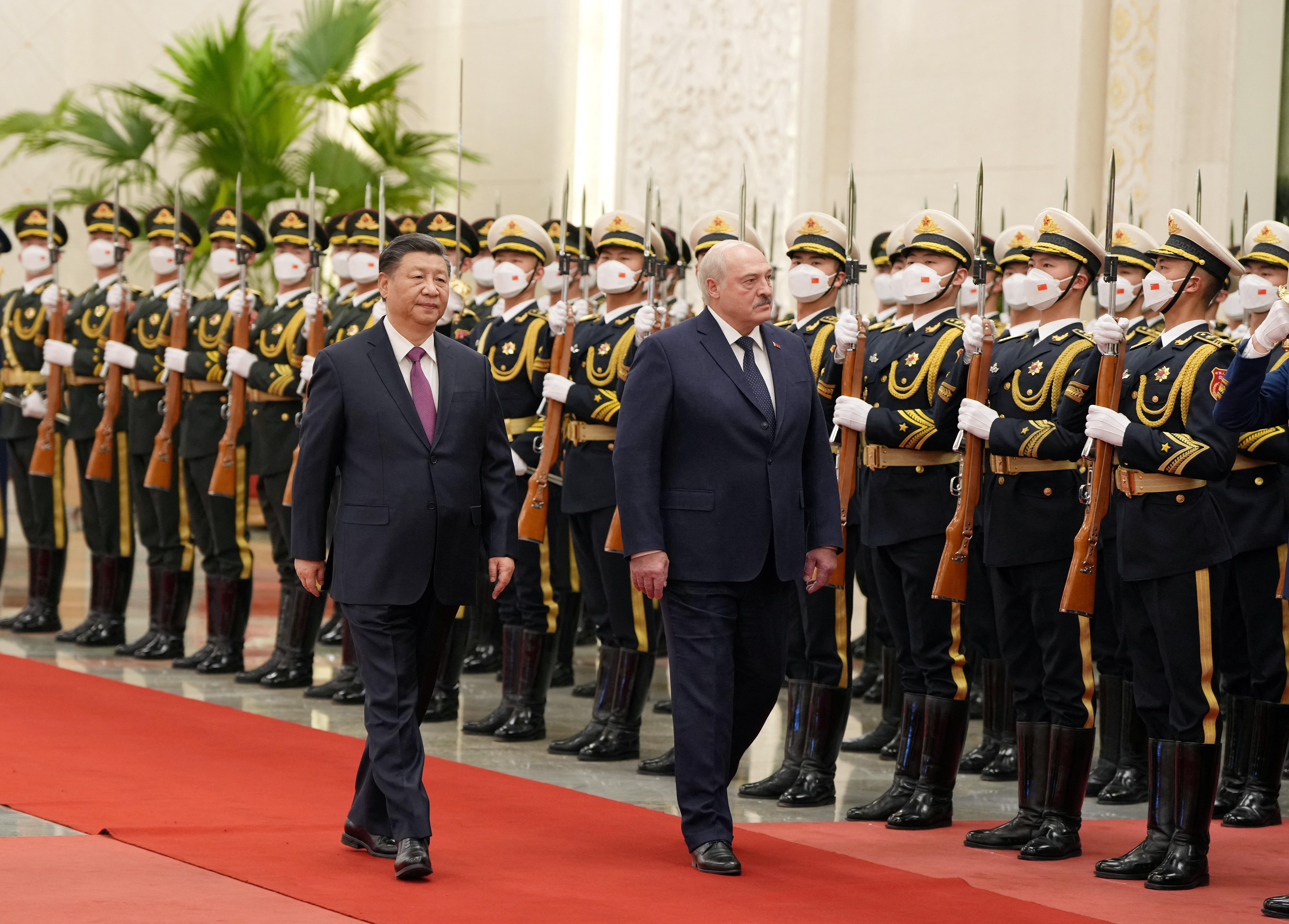 Chinese President Xi Jinping and Belarusian President Alexander Lukashenko at a welcome ceremony in Beijing