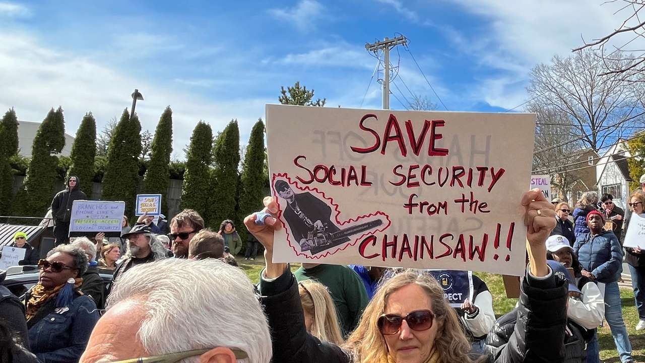 Trump's Social Security chief backs down from 'shutting down' agency