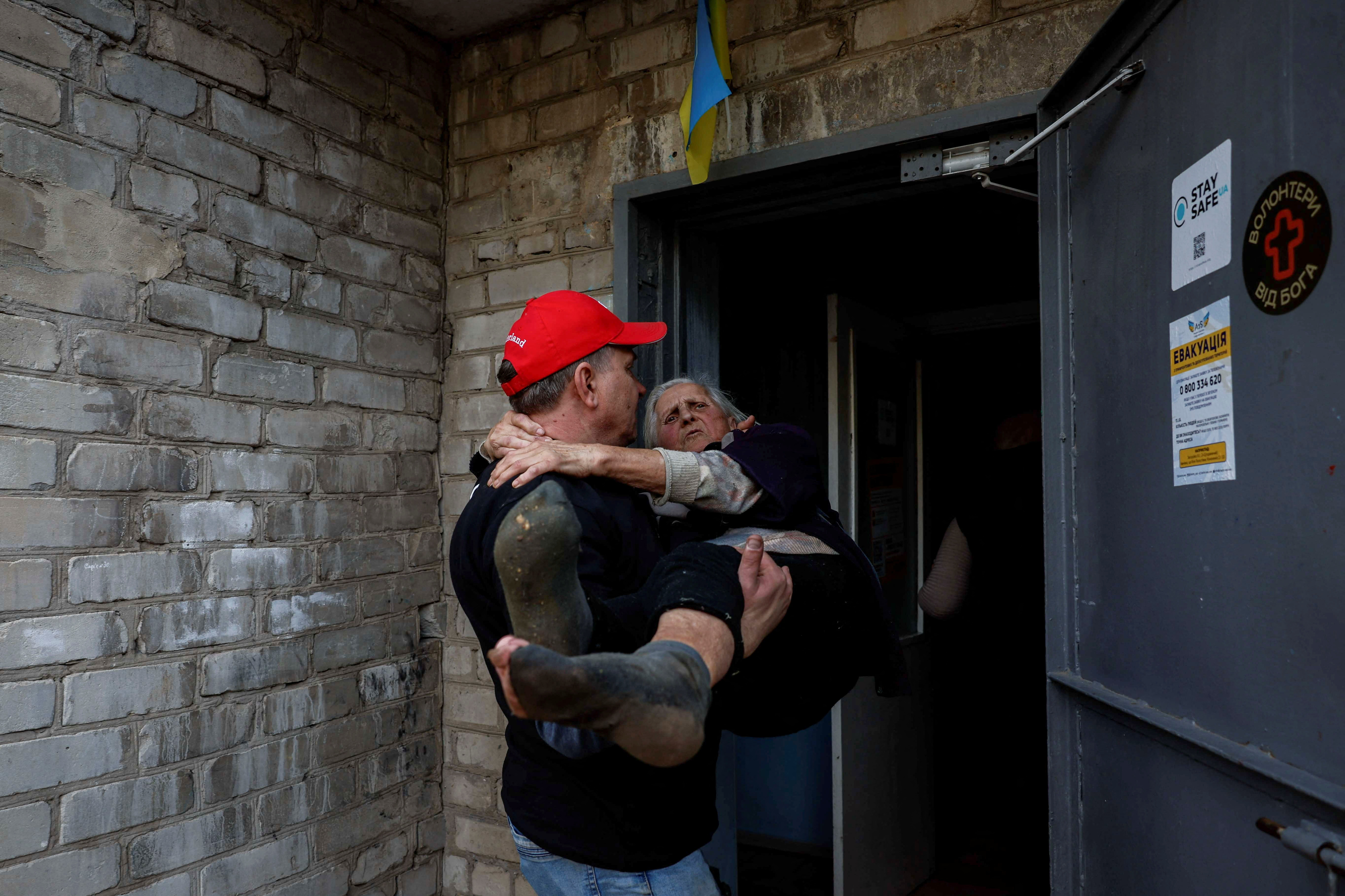 Volunteer delivers aid for residents of Chasiv Yar