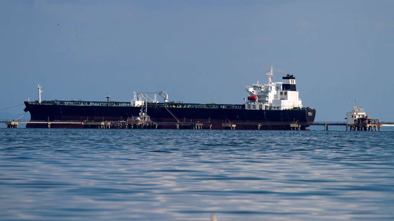 FILE PHOTO: Venezuela's lack of dredging causes trouble for Chevron's heavy oil exports