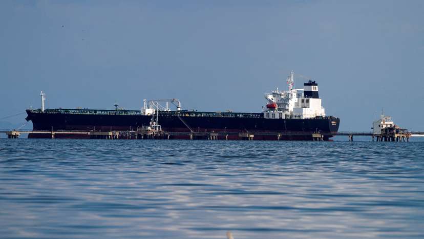 FILE PHOTO: Venezuela's lack of dredging causes trouble for Chevron's heavy oil exports