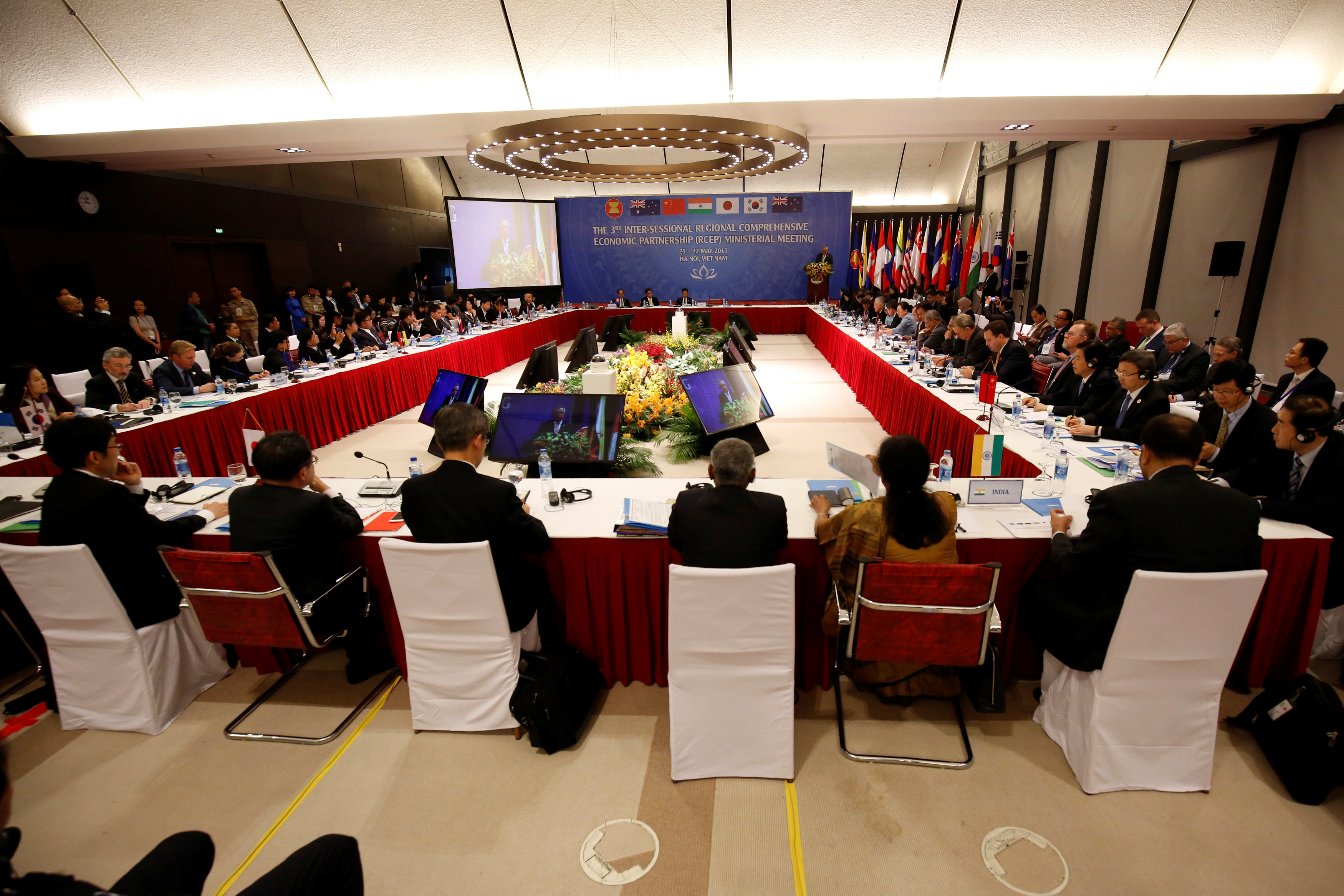 Trade ministers attend the 3rd Inter-sessional Regional Comprehensive Economic Partnership (RCEP) Ministerial Meeting in Hanoi