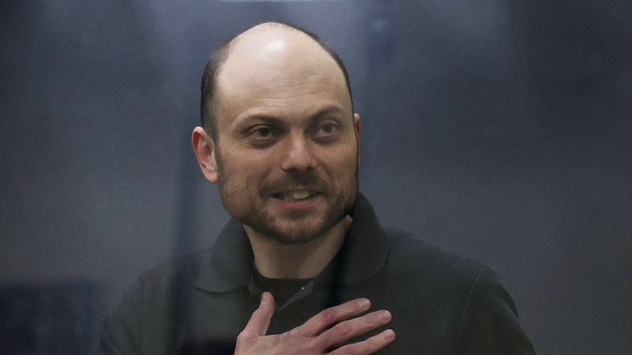 FILE PHOTO: Russian opposition figure Vladimir Kara-Murza attends a court hearing in Moscow