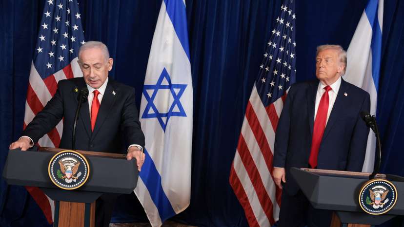 FILE PHOTO: U.S. President Trump meets Israeli PM Netanyahu at Trump’s Mar-a-Lago club, in Palm Beach