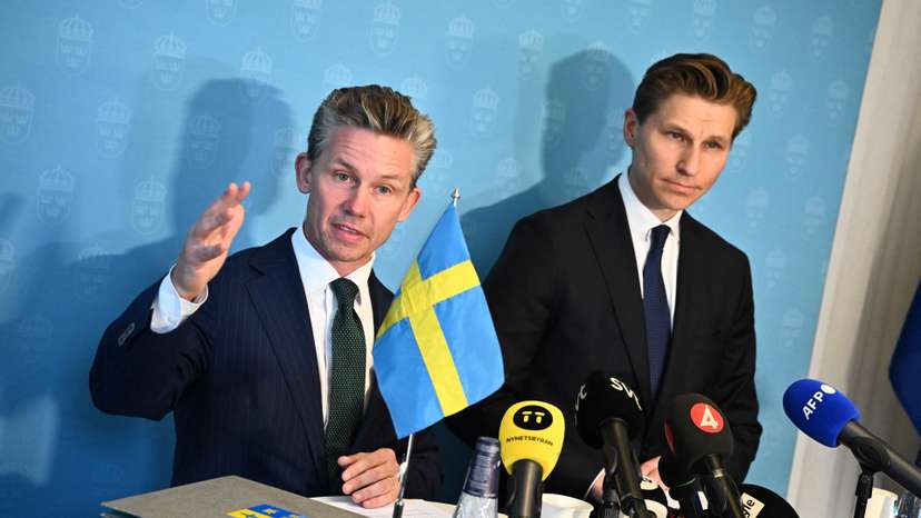 Sweden's Defence Minister Jonson and Finland's Defence Minister Hakkanen attend a press conference in Stockholm