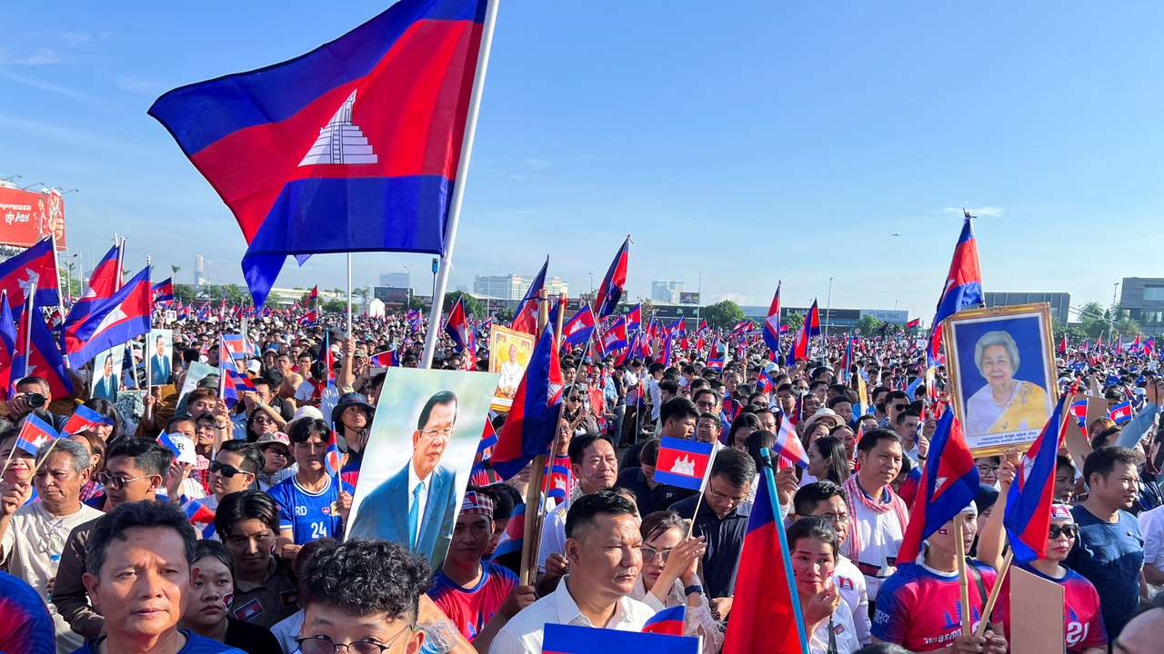 Solidarity March to support the government's decision to deploy the army at the disputed Thailand-Cambodia border, in Phnom Penh