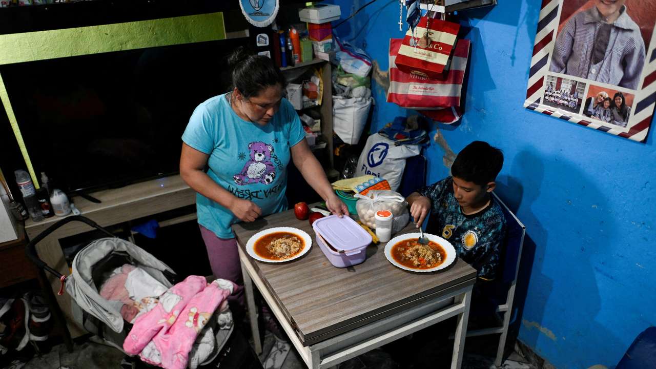 With food prices rising fast, more Argentinians live on the bread line