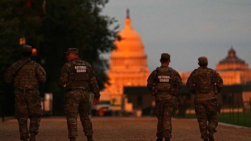 Federal law enforcement and National Guard in Washington