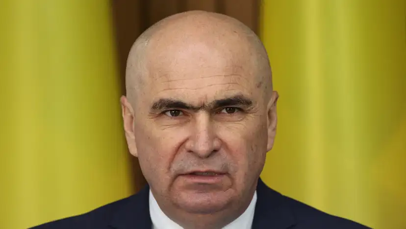 FILE PHOTO: Moldovan Prime Minister Recean and Romanian Prime Minister Bolojan meet in Chisinau