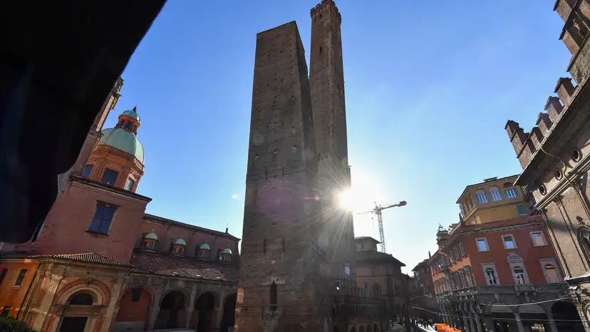 FILE PHOTO: Bologna's 'leaning tower' cordoned off amid collapse fears