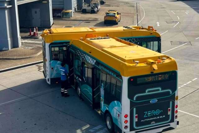 Hongkong driverless buses crash