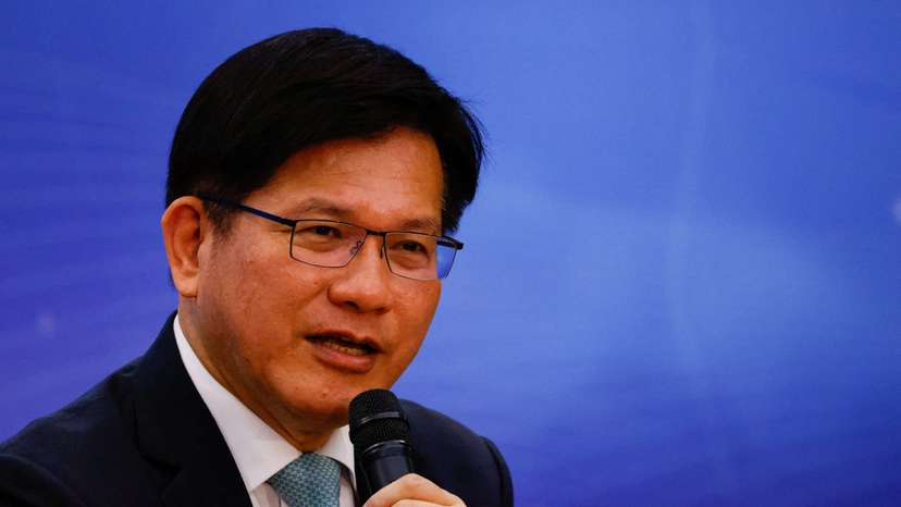 FILE PHOTO: Taiwan Foreign Minister Lin Chia-lung makes a speech at a press conference for foreign media, in Taipei