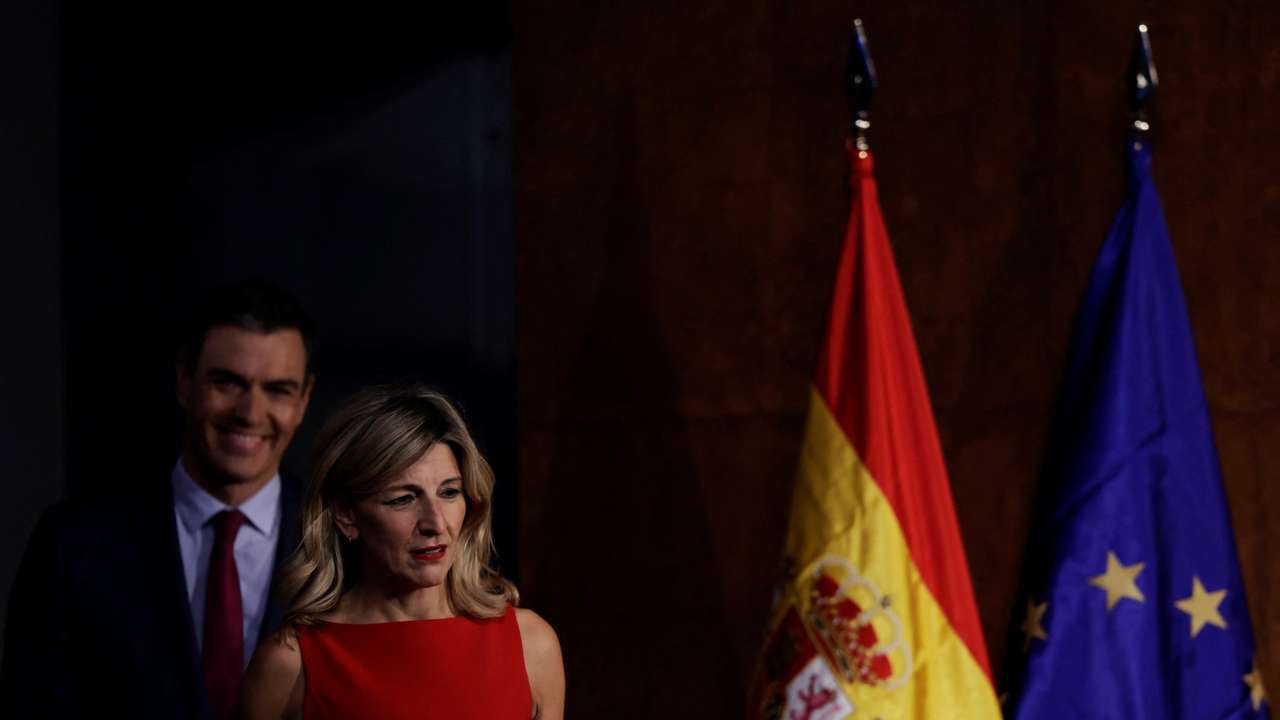 Spain's acting PM Sanchez and left-wing Sumar leader Diaz strike government coalition deal