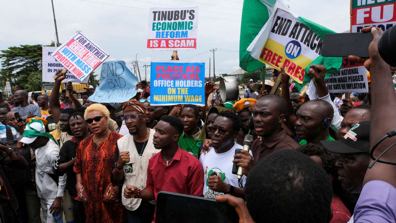 Nigerians continue to protest against economic hardship