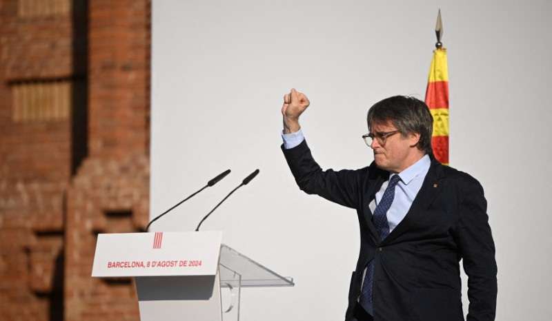Catalan separatist leader Puigdemont expected to return to Spain despite arrest warrant