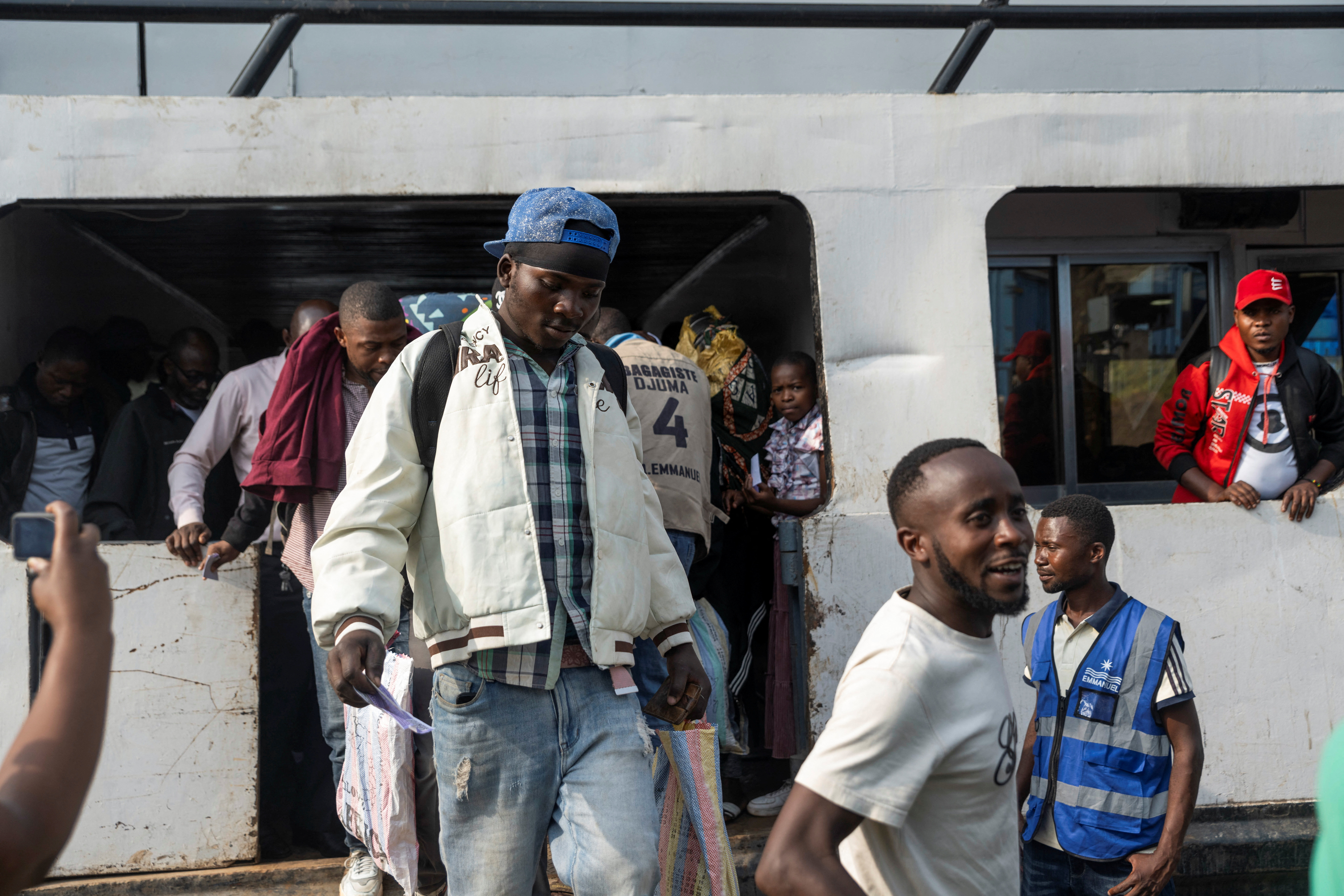 Boat transport resumes as ports re-open in Goma and Bukavu