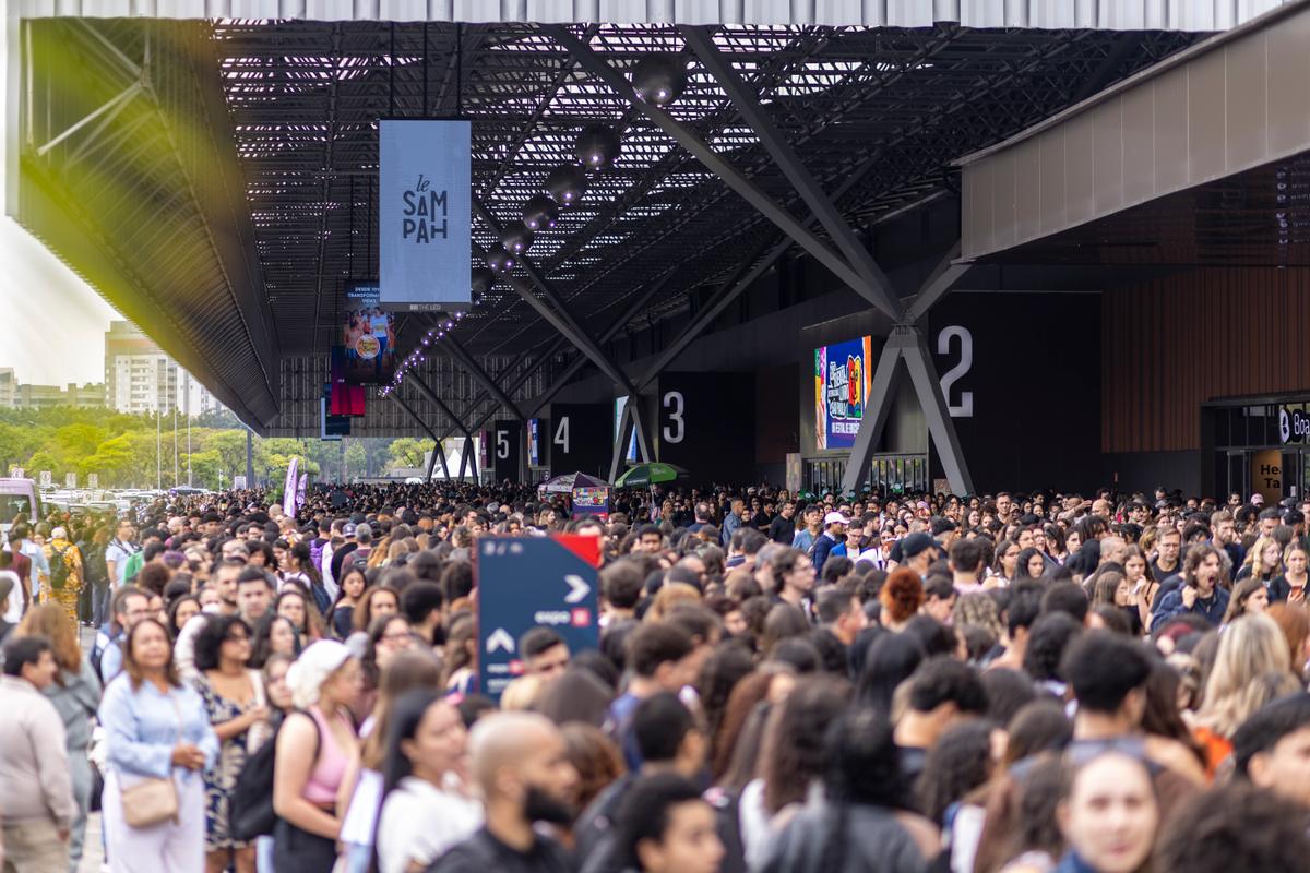 Sucesso de vendas da Bienal reflete expansão do mercado editorial