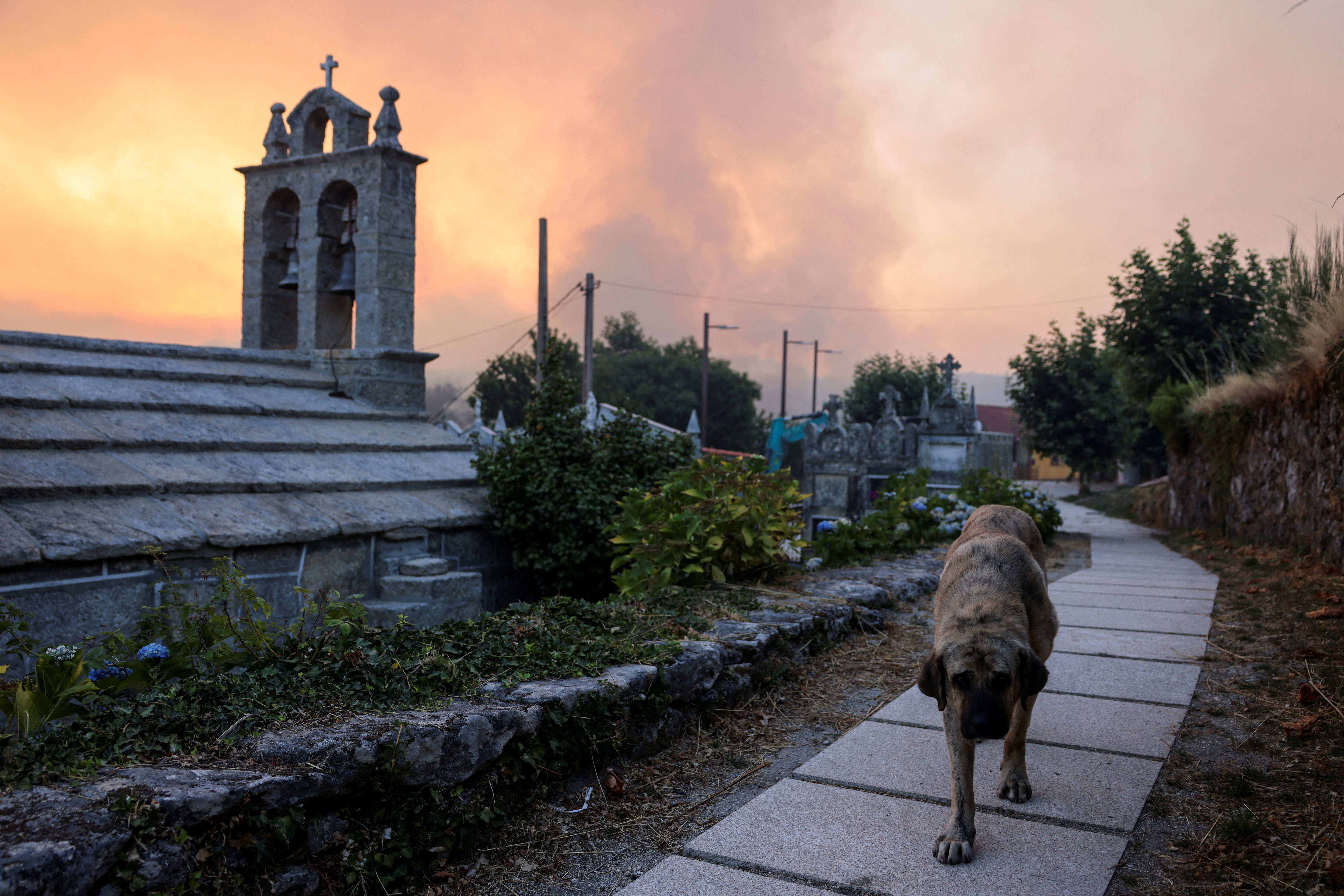 Wildfire in As Fermosas, Spain