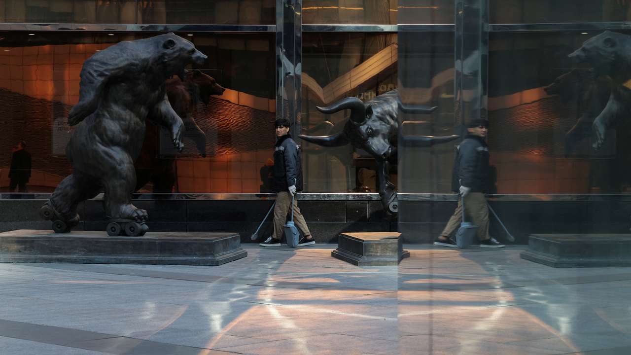 FILE PHOTO: Daily life in Moscow business district