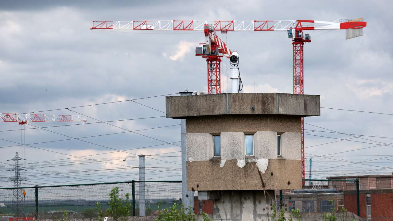A prison watchtower is seen at the Villepinte prison near Paris, France, April 15, 2025. REUTERS/Gonzalo Fuentes