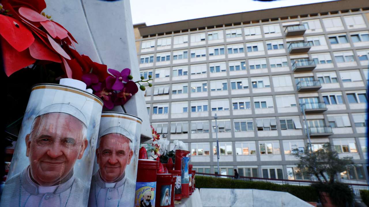 Pope Francis continues treatment at Gemelli Hospital, in Rome