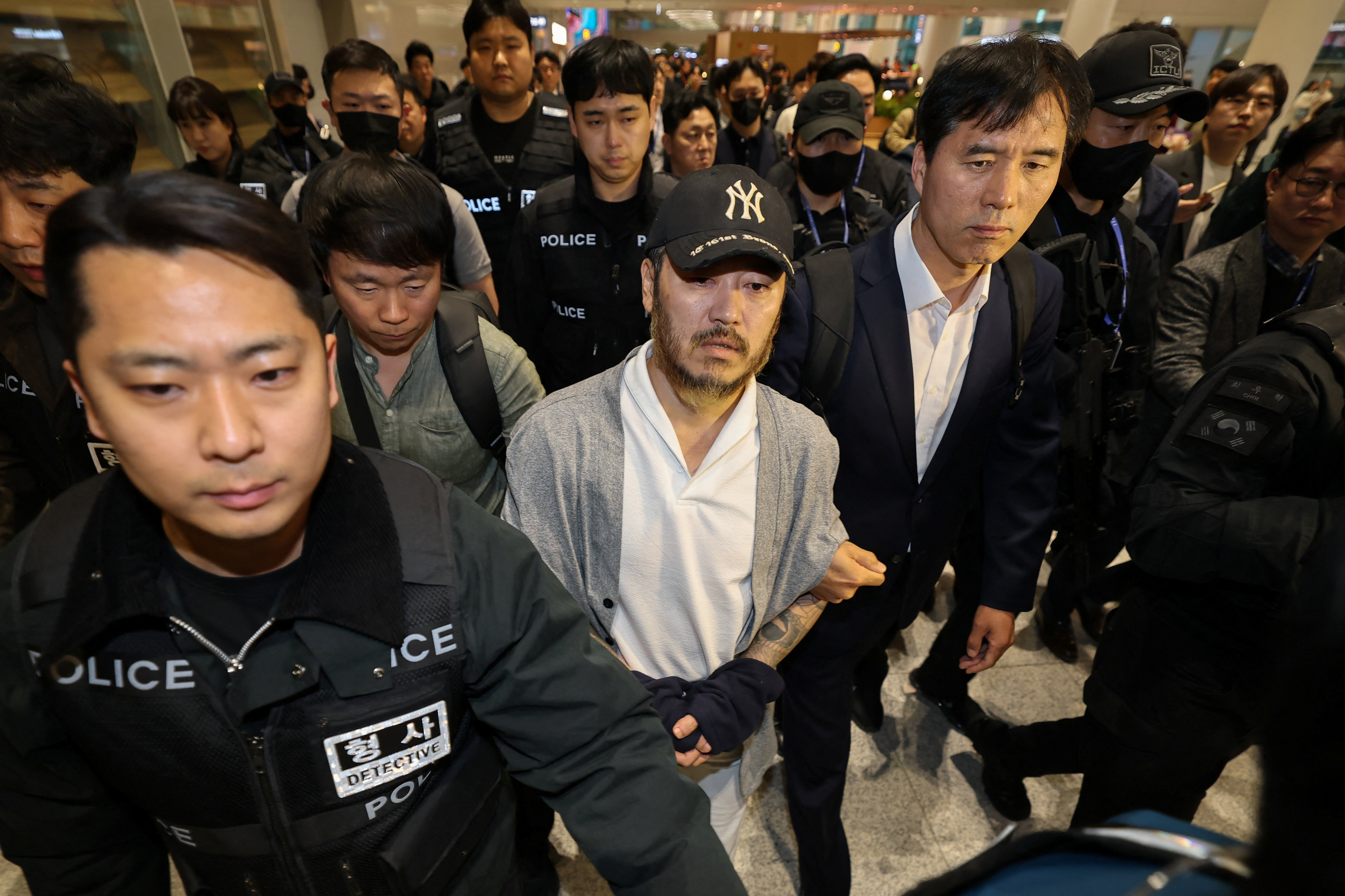 South Korean alleged 'drug lord' running ring from Philippines jail extradited