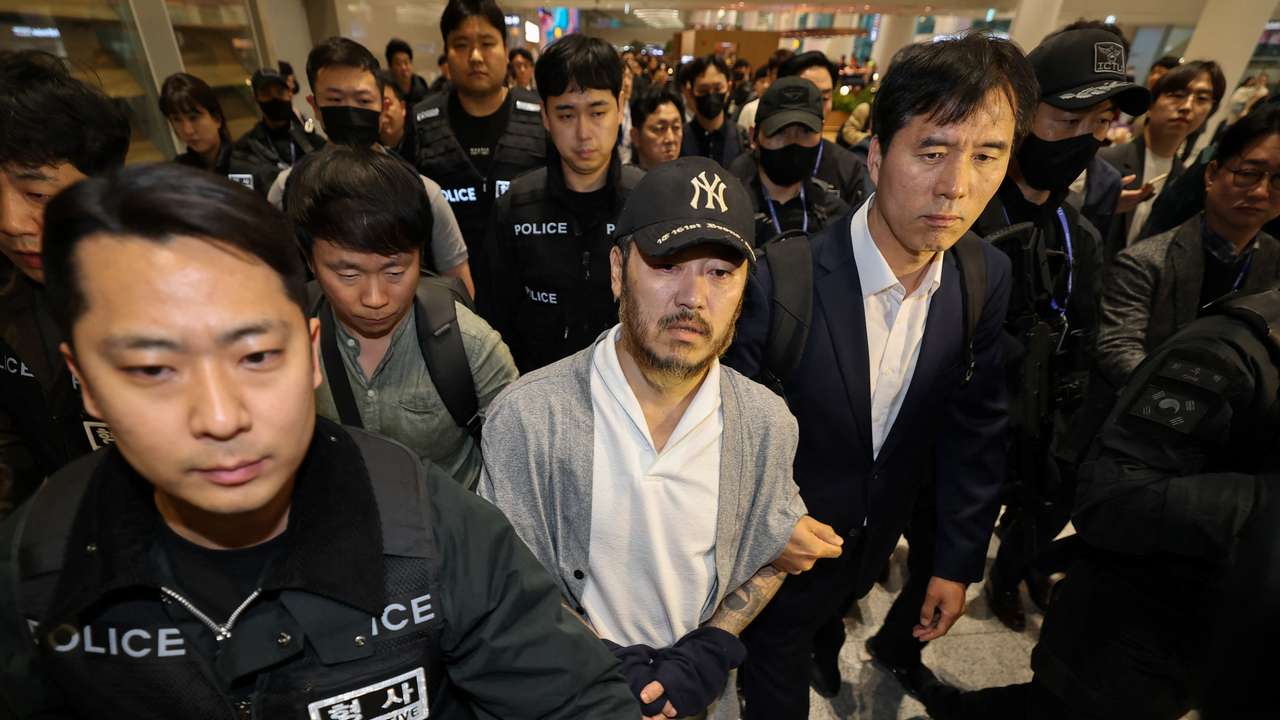 South Korean alleged 'drug lord' running ring from Philippines jail extradited