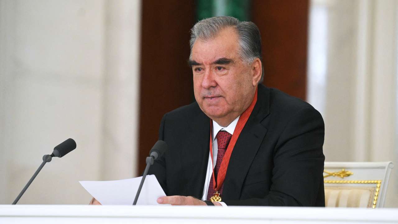 Russian President Vladimir Putin meets with Tajik President Emomali Rakhmon in Moscow