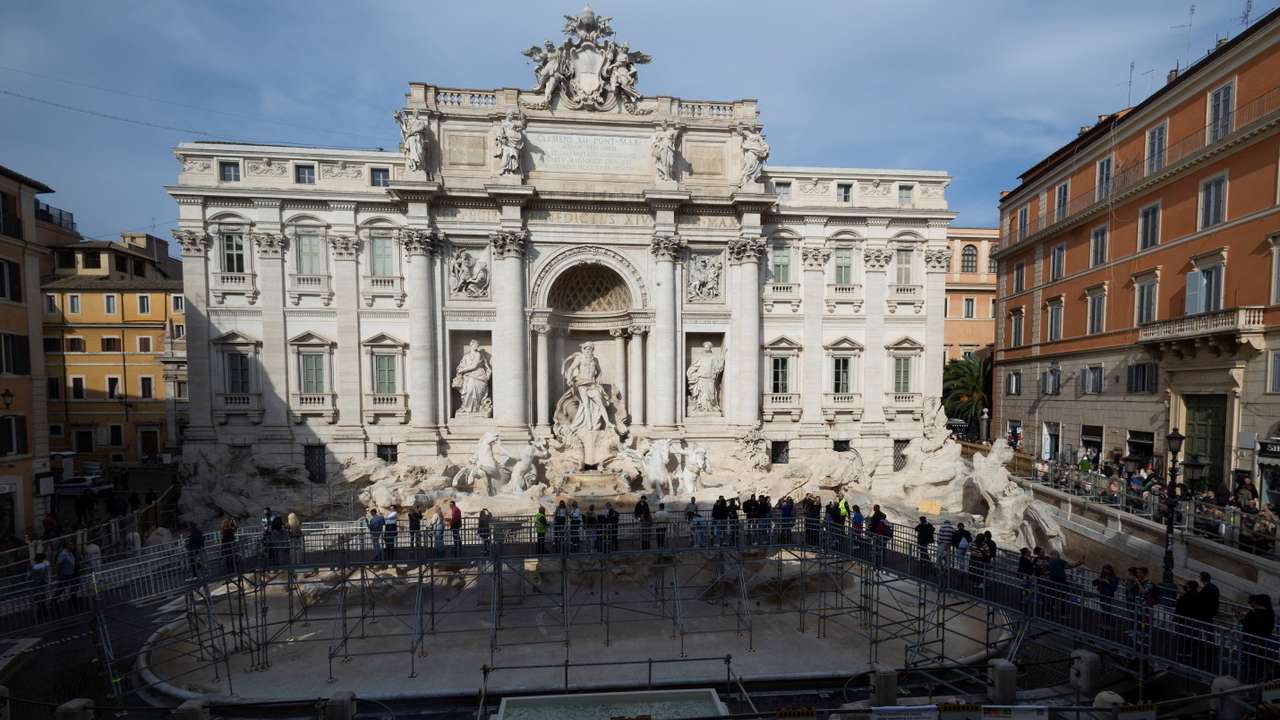 Rome inaugurates elevated walkway at Trevi fountain