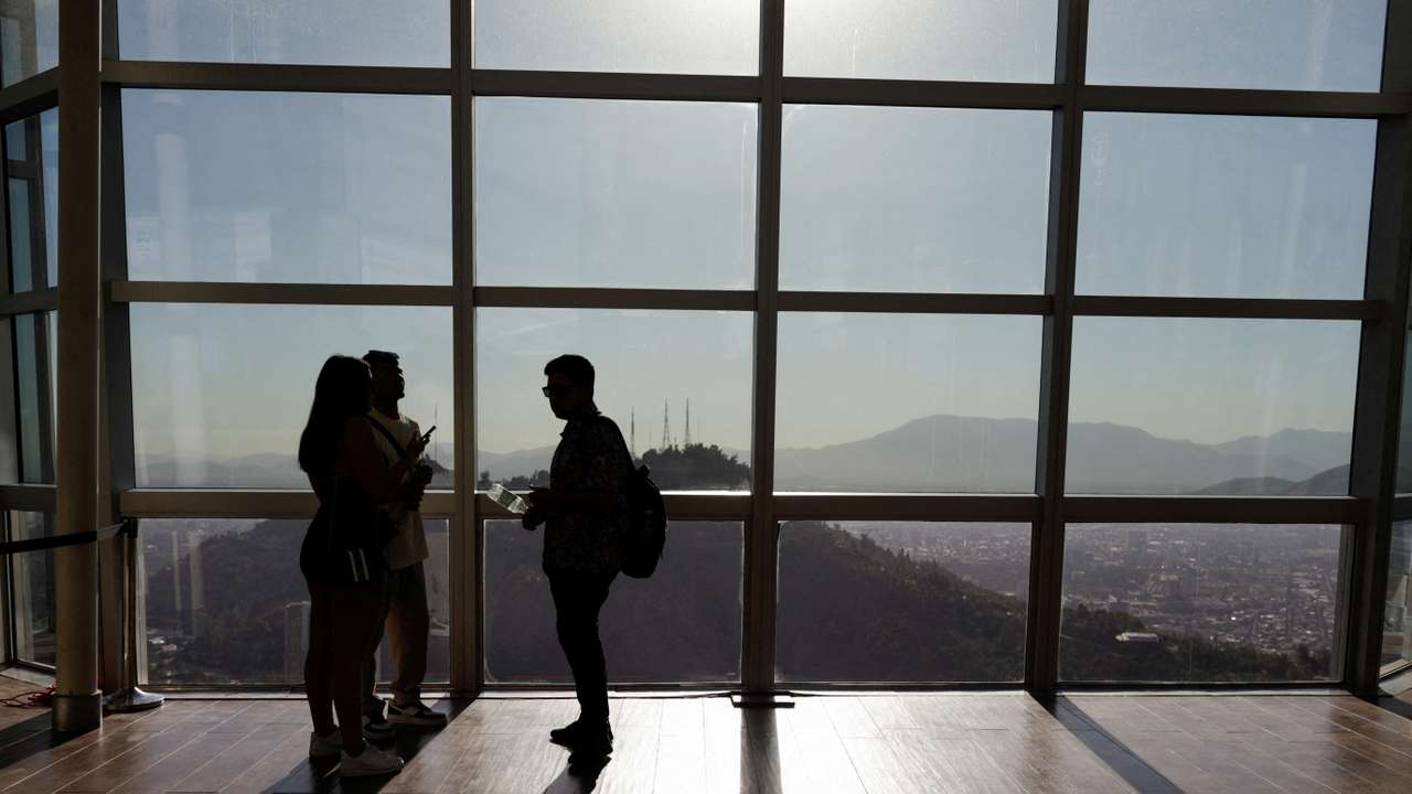 FILE PHOTO: Heat wave hits Chile's capital Santiago