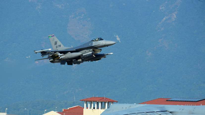FILE PHOTO: US F-16's deploy to Turkey