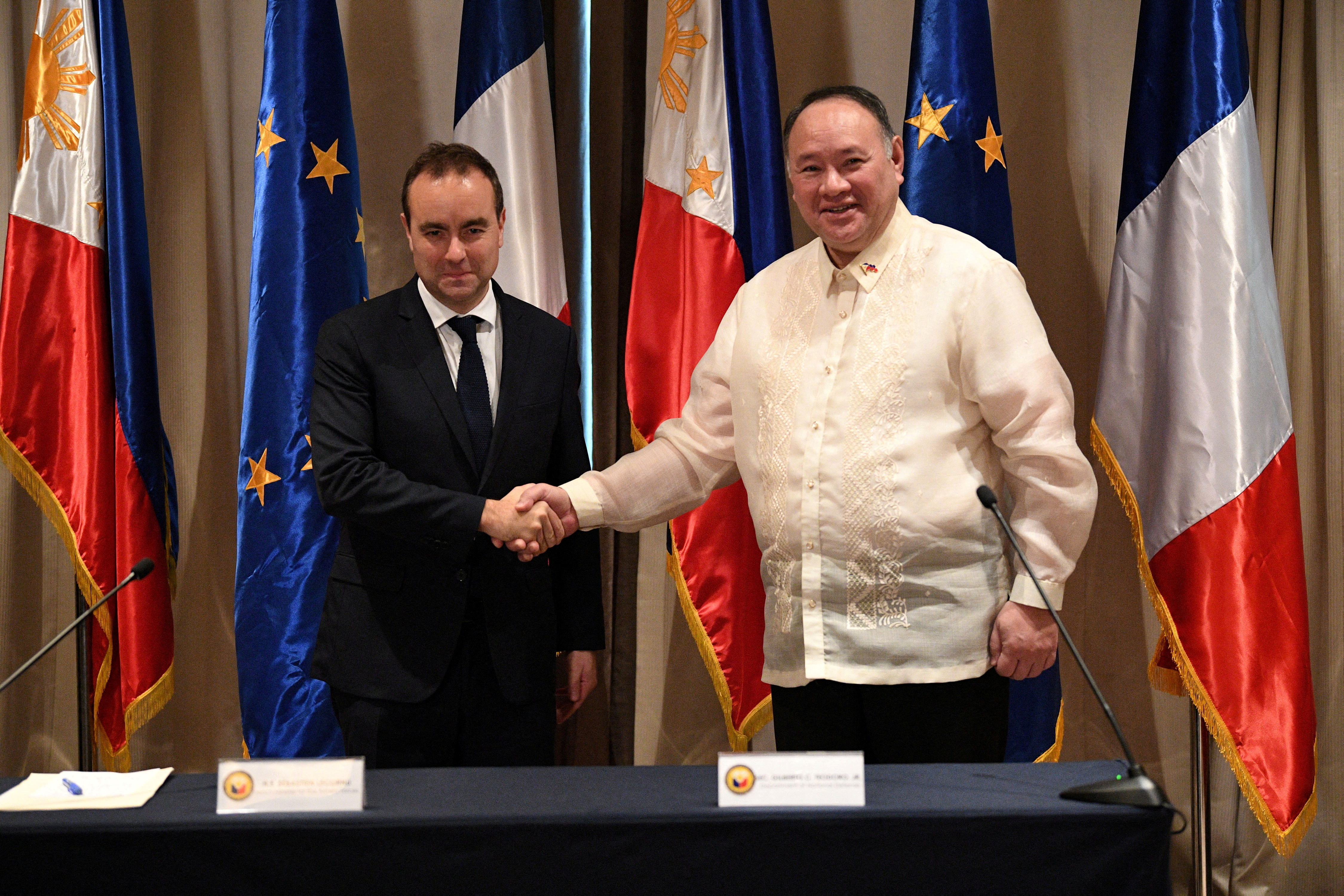 Philippine, French defence ministers hold joint briefing